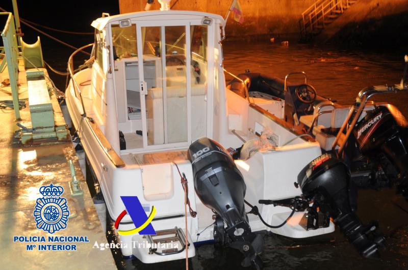 La Policía Nacional interviene 350 kilogramos de cocaína en un barco abordado frente al puerto de Santurce